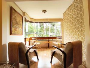 Image 6 - 884222