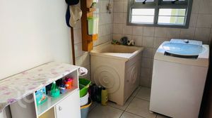 Image 4 - 884228