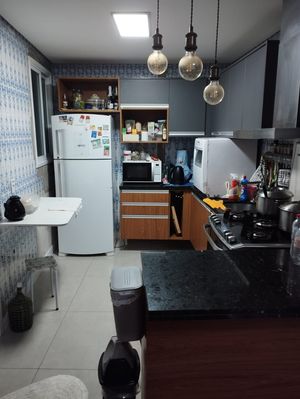 Image 7 - 884230