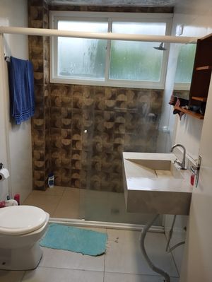Image 4 - 884230