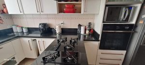 Image 15 - 884231