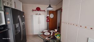 Image 8 - 884231