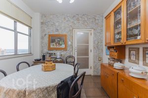 Image 15 - 884232