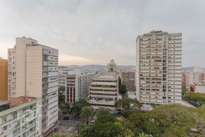 Image 28 - 884232