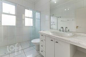 Image 9 - 884234