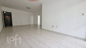 Image 19 - 884236