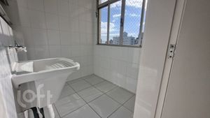 Image 13 - 884236