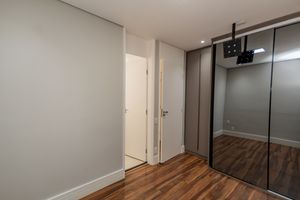 Image 9 - 884238