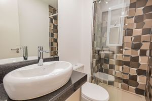 Image 18 - 884238