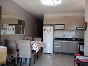 Image 9 - 884246