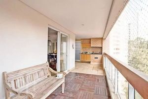 Image 14 - 884252