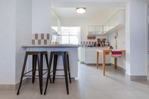 Image 4 - 884254