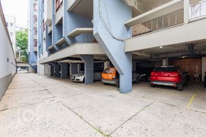 Image 31 - 884255