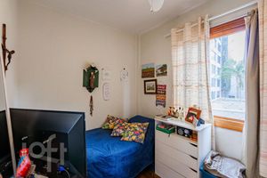 Image 24 - 884255