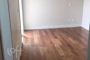 Image 3 - 884258