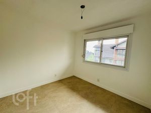 Image 9 - 884259