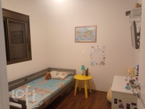 Image 13 - 884265