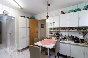 Image 7 - 884266
