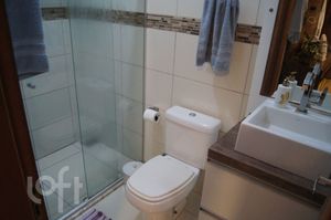 Image 10 - 884272