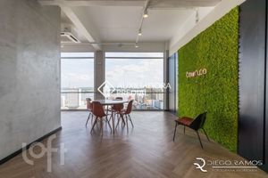 Image 1 - 884273