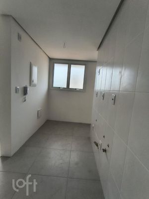 Image 14 - 884290