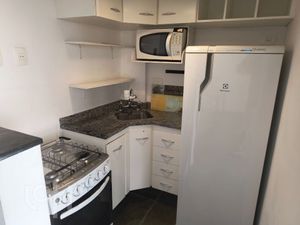 Image 14 - 884293