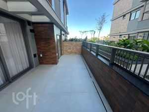 Image 8 - 884295