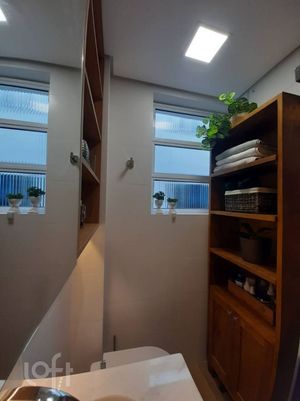 Image 9 - 884296