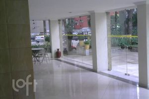 Image 5 - 884297