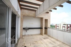 Image 25 - 884298