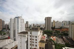 Image 29 - 884298
