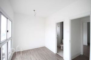 Image 8 - 884298