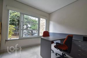 Image 11 - 884302