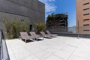 Image 16 - 884303