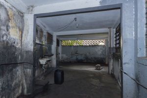 Image 23 - 884313