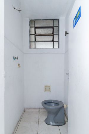Image 16 - 884313