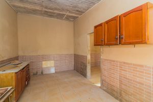 Image 24 - 884315