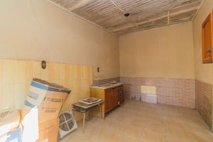 Image 25 - 884315