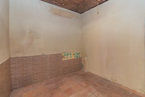 Image 30 - 884315