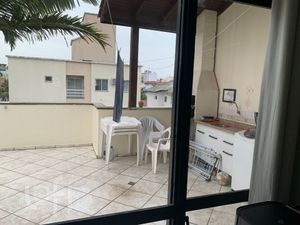 Image 9 - 884316