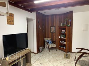 Image 5 - 884316