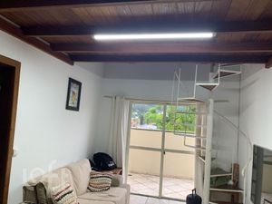 Image 23 - 884316