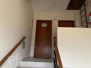 Image 4 - 884316