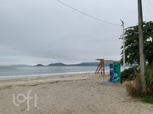 Image 35 - 884316