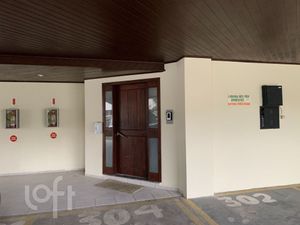 Image 2 - 884316