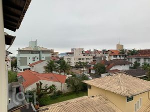 Image 29 - 884316