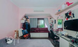 Image 22 - 884333