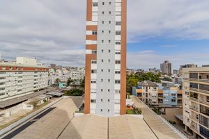 Image 6 - 884334