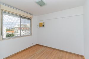 Image 7 - 884334