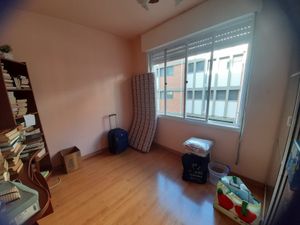 Image 7 - 884339